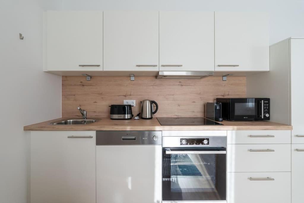 Hm • Sleek 1Br Home With Balcony Viena Exterior foto