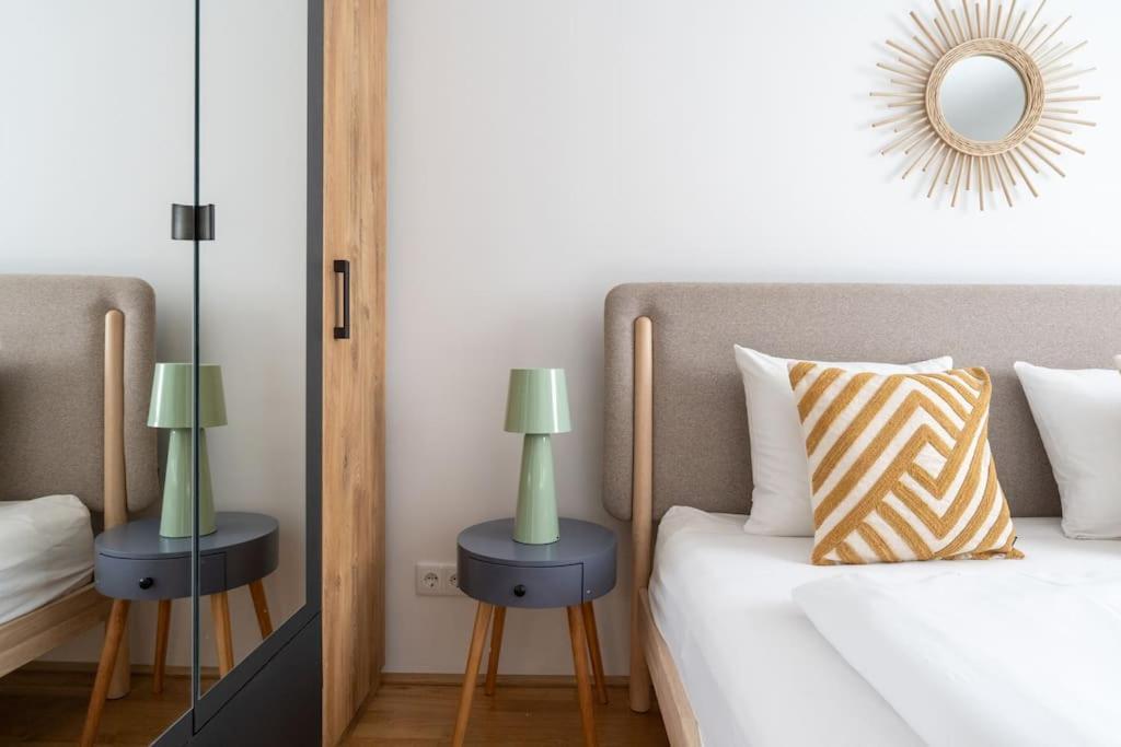 Hm • Sleek 1Br Home With Balcony Viena Exterior foto